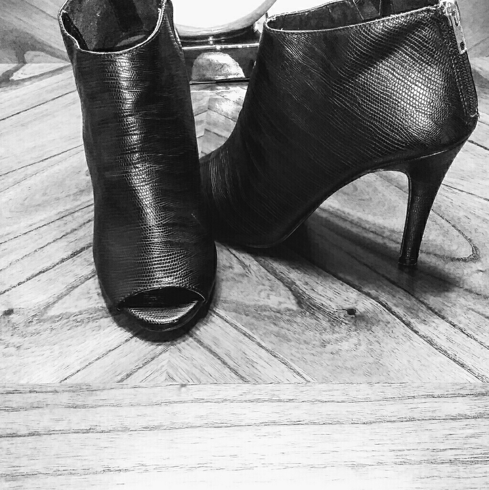 Beautiful ankle boots for the autumn season.